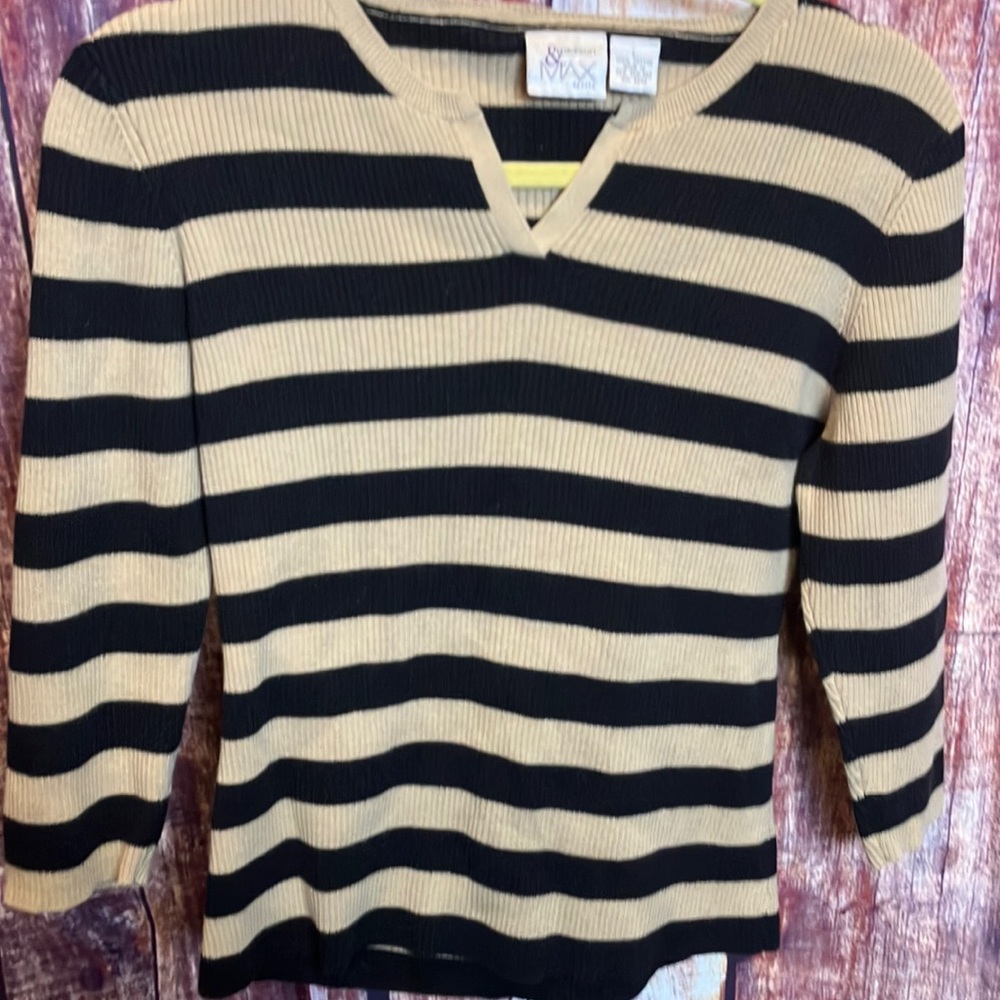 Madison & Max V neck striped black and tan sweater size L Coffee
